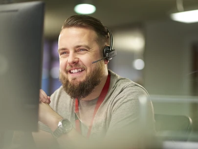 System navigator assisting someone in need over the phone